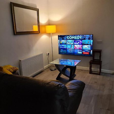 Whole House - 4 Bedrooms - Parking - Sleeps 8 Birmingham Buitenkant foto