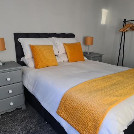 Whole House - 4 Bedrooms - Parking - Sleeps 8 Birmingham Buitenkant foto