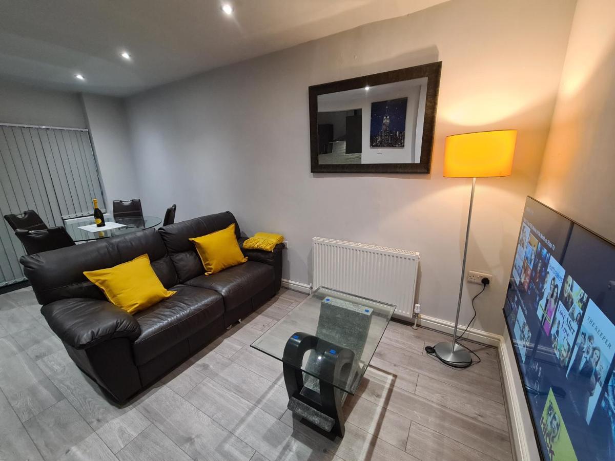 Whole House - 4 Bedrooms - Parking - Sleeps 8 Birmingham Buitenkant foto