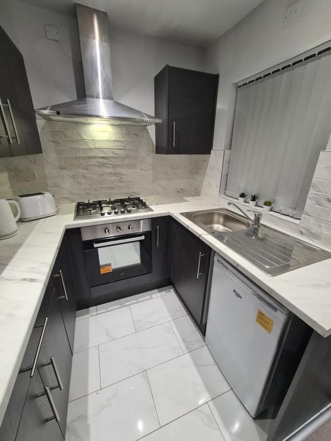 Whole House - 4 Bedrooms - Parking - Sleeps 8 Birmingham Buitenkant foto