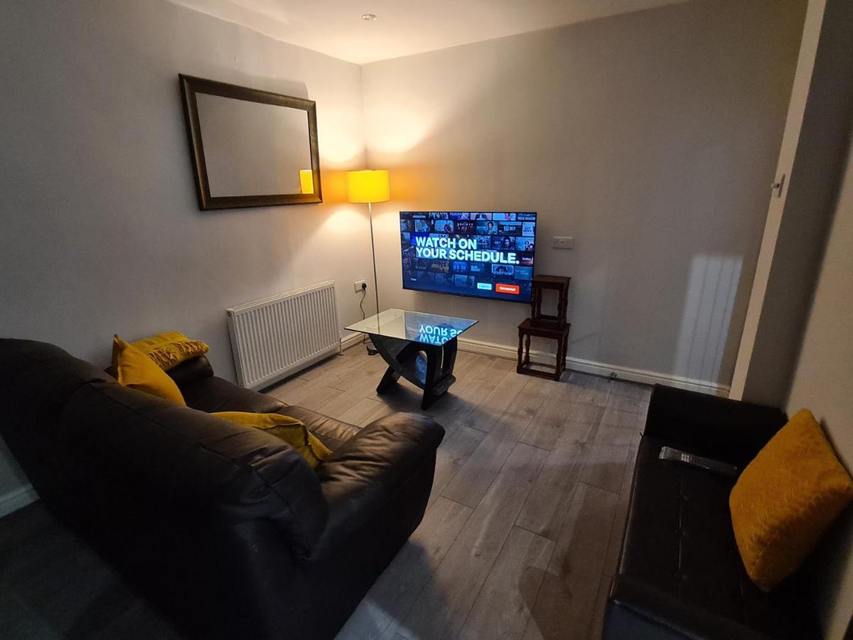 Whole House - 4 Bedrooms - Parking - Sleeps 8 Birmingham Buitenkant foto