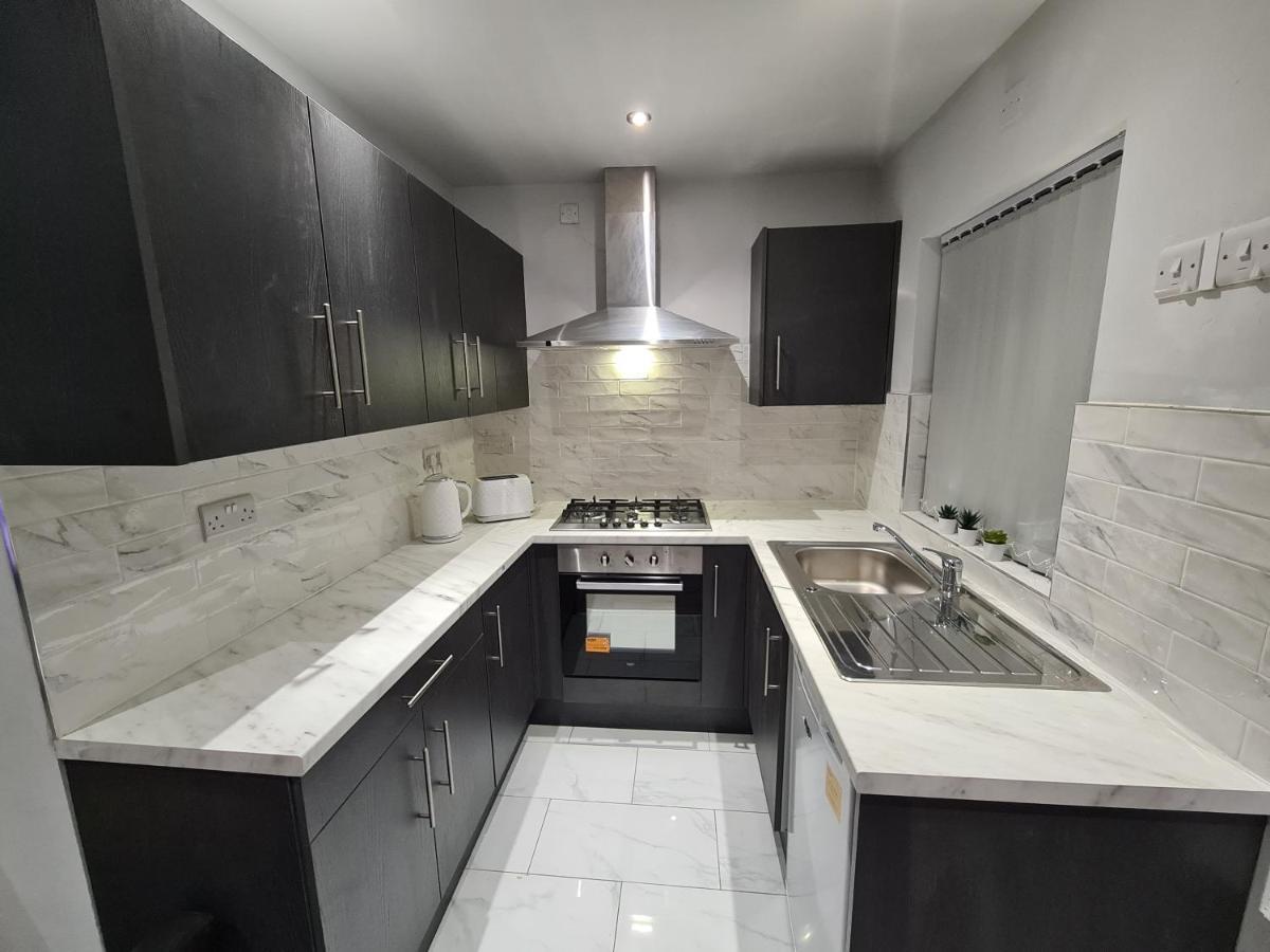 Whole House - 4 Bedrooms - Parking - Sleeps 8 Birmingham Buitenkant foto