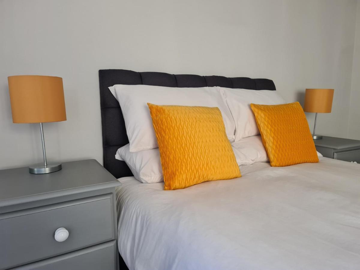 Whole House - 4 Bedrooms - Parking - Sleeps 8 Birmingham Buitenkant foto