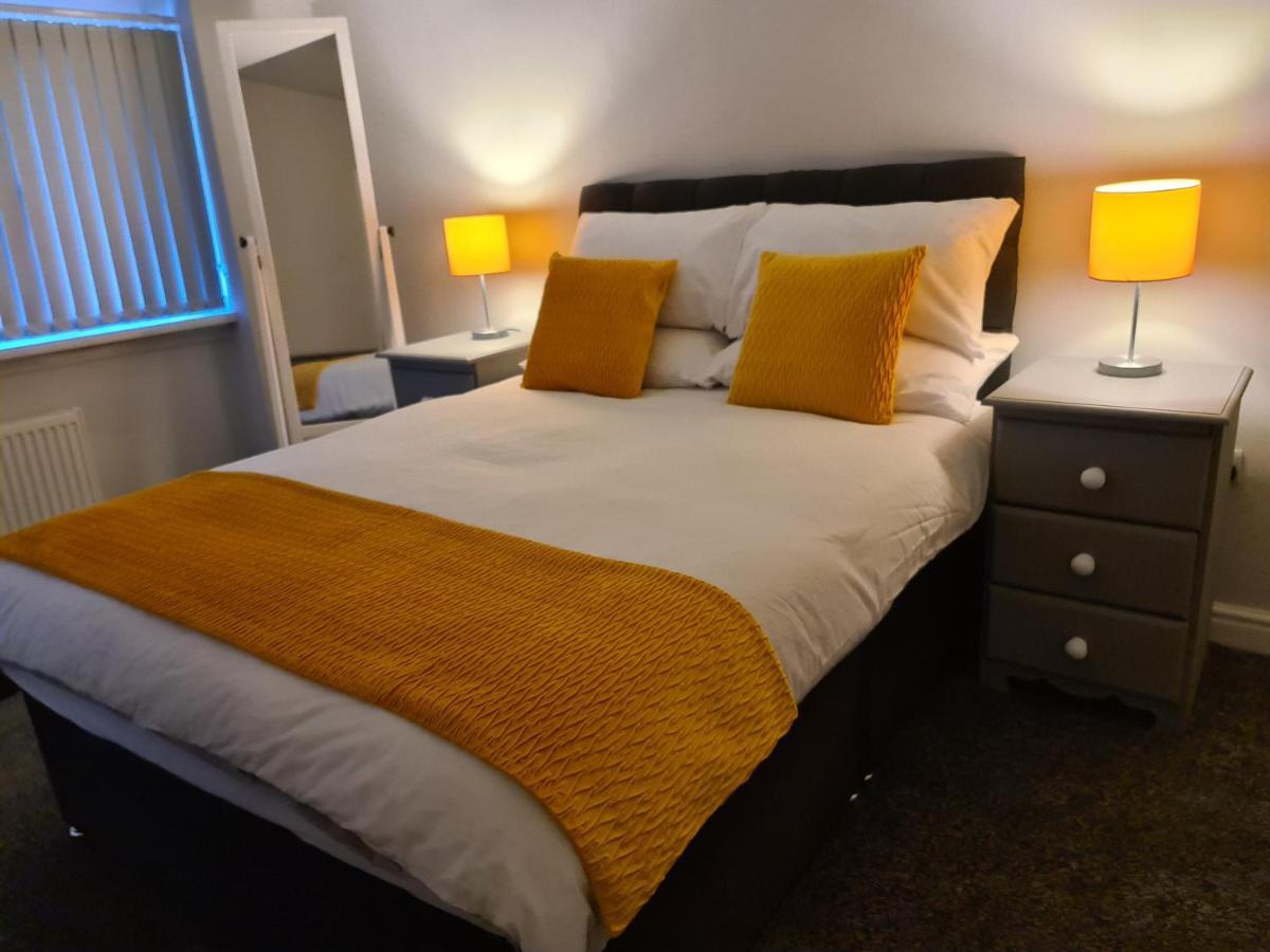 Whole House - 4 Bedrooms - Parking - Sleeps 8 Birmingham Buitenkant foto
