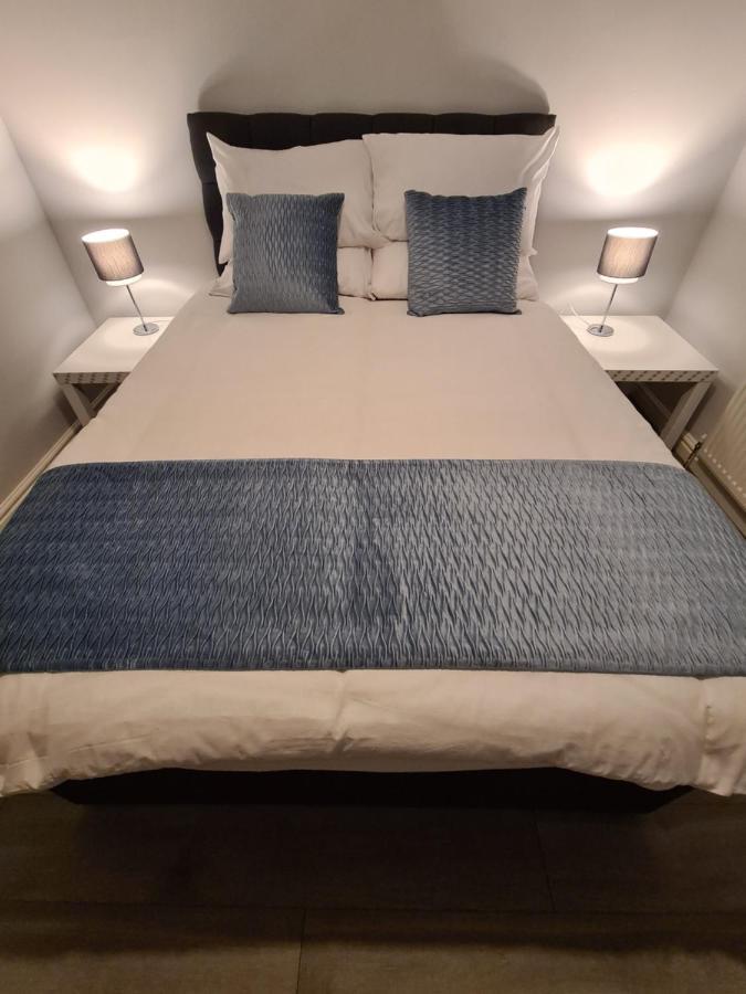 Whole House - 4 Bedrooms - Parking - Sleeps 8 Birmingham Buitenkant foto