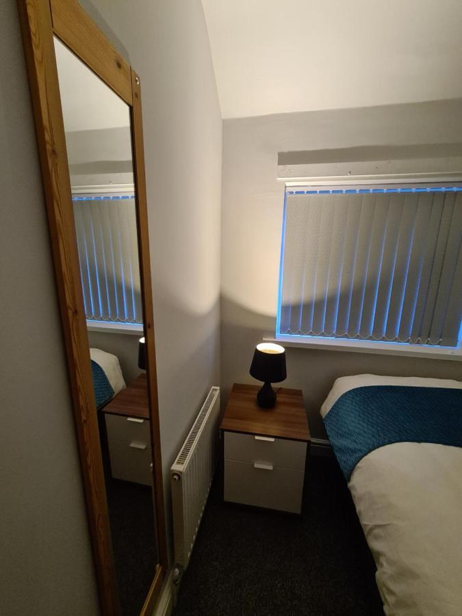 Whole House - 4 Bedrooms - Parking - Sleeps 8 Birmingham Buitenkant foto