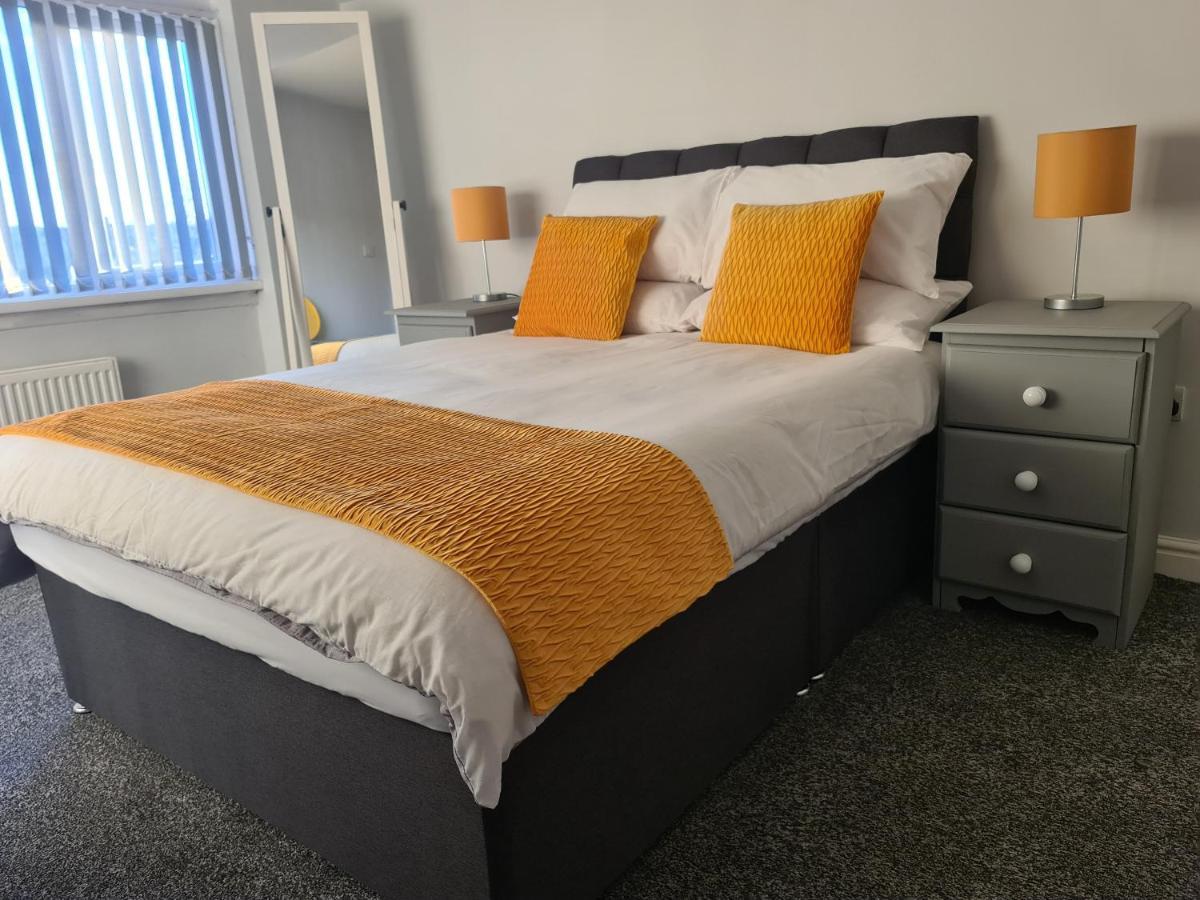 Whole House - 4 Bedrooms - Parking - Sleeps 8 Birmingham Buitenkant foto