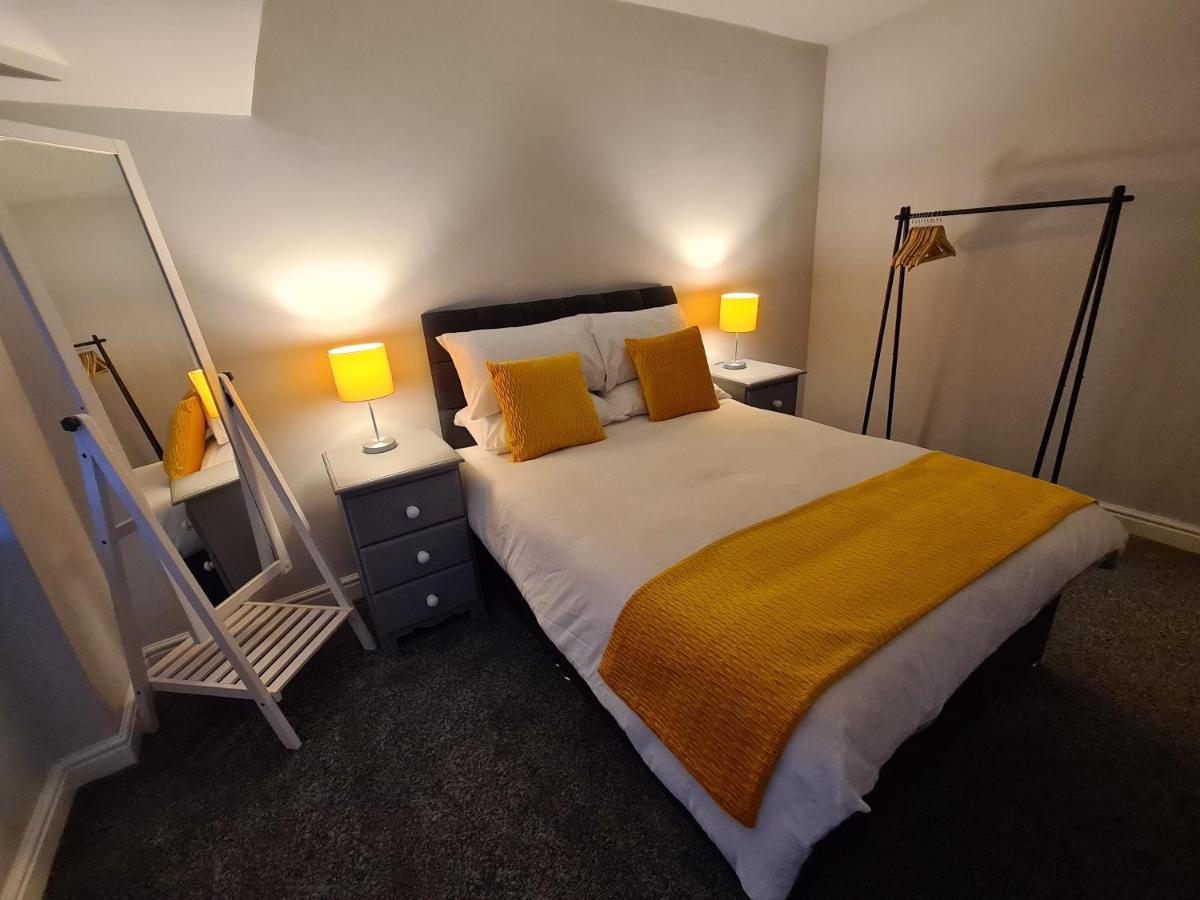 Whole House - 4 Bedrooms - Parking - Sleeps 8 Birmingham Buitenkant foto