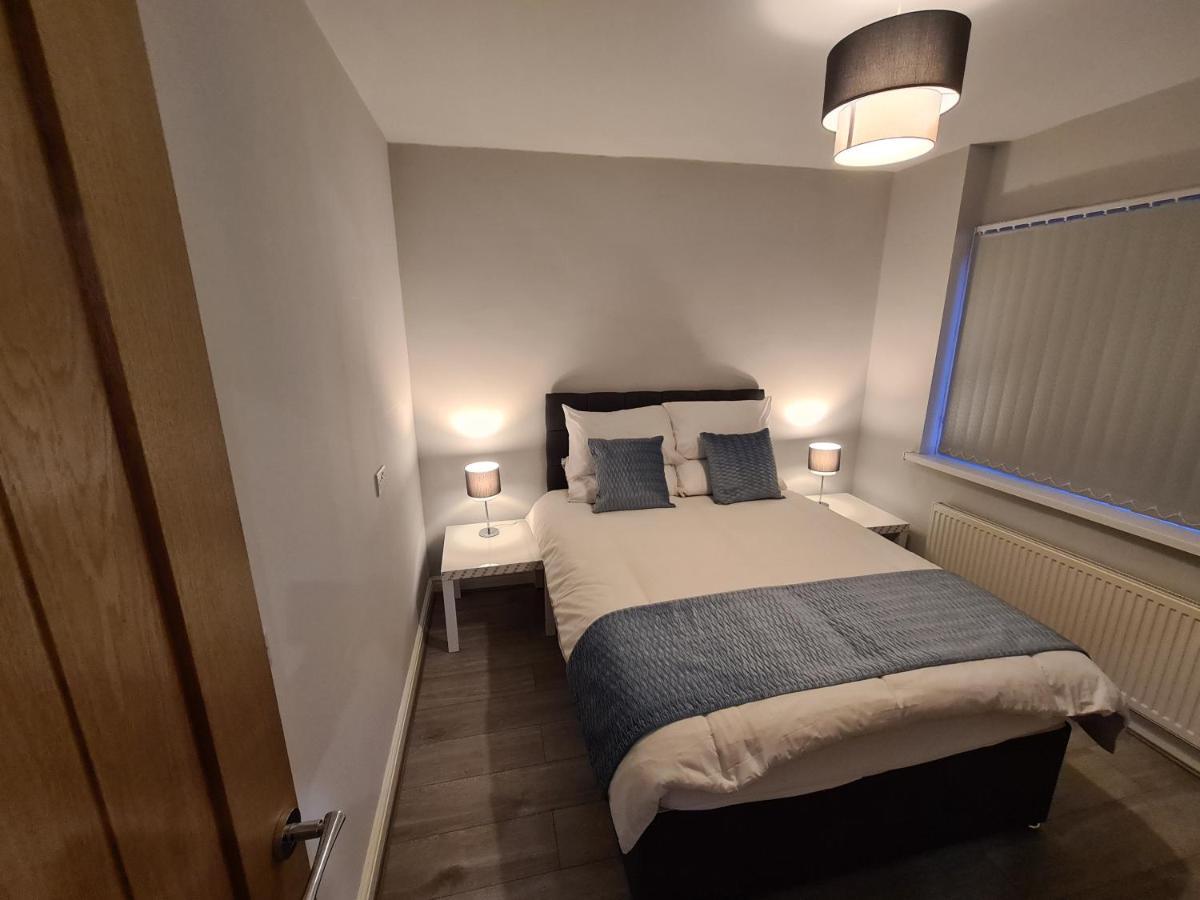 Whole House - 4 Bedrooms - Parking - Sleeps 8 Birmingham Buitenkant foto