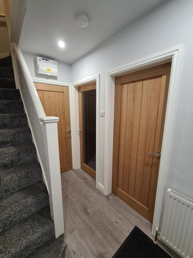 Whole House - 4 Bedrooms - Parking - Sleeps 8 Birmingham Buitenkant foto