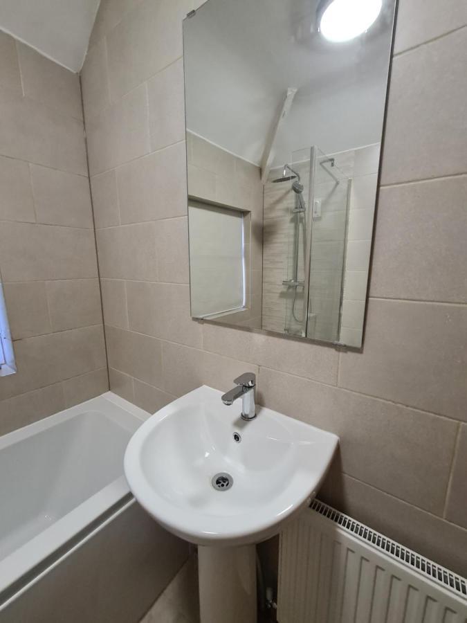 Whole House - 4 Bedrooms - Parking - Sleeps 8 Birmingham Buitenkant foto