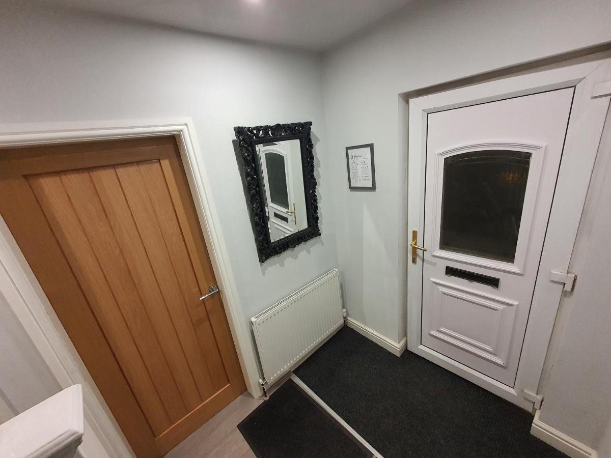 Whole House - 4 Bedrooms - Parking - Sleeps 8 Birmingham Buitenkant foto